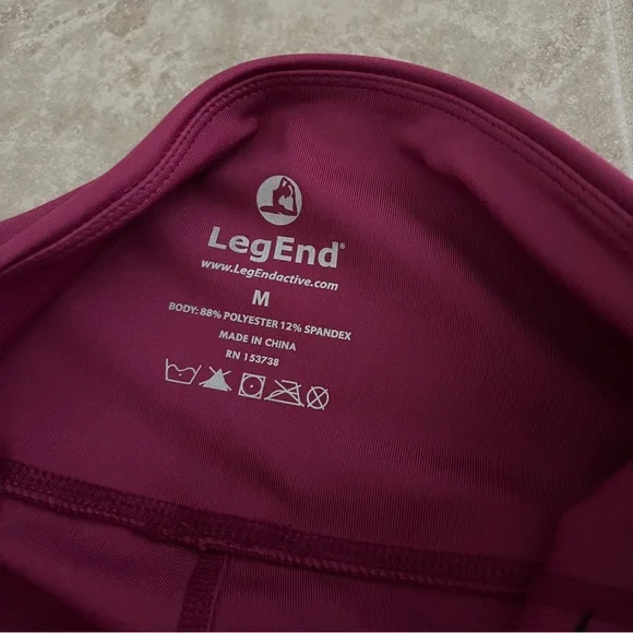 ☃️ NWT LegEnd exercise shorts with pockets size M - Picture 3 of 4